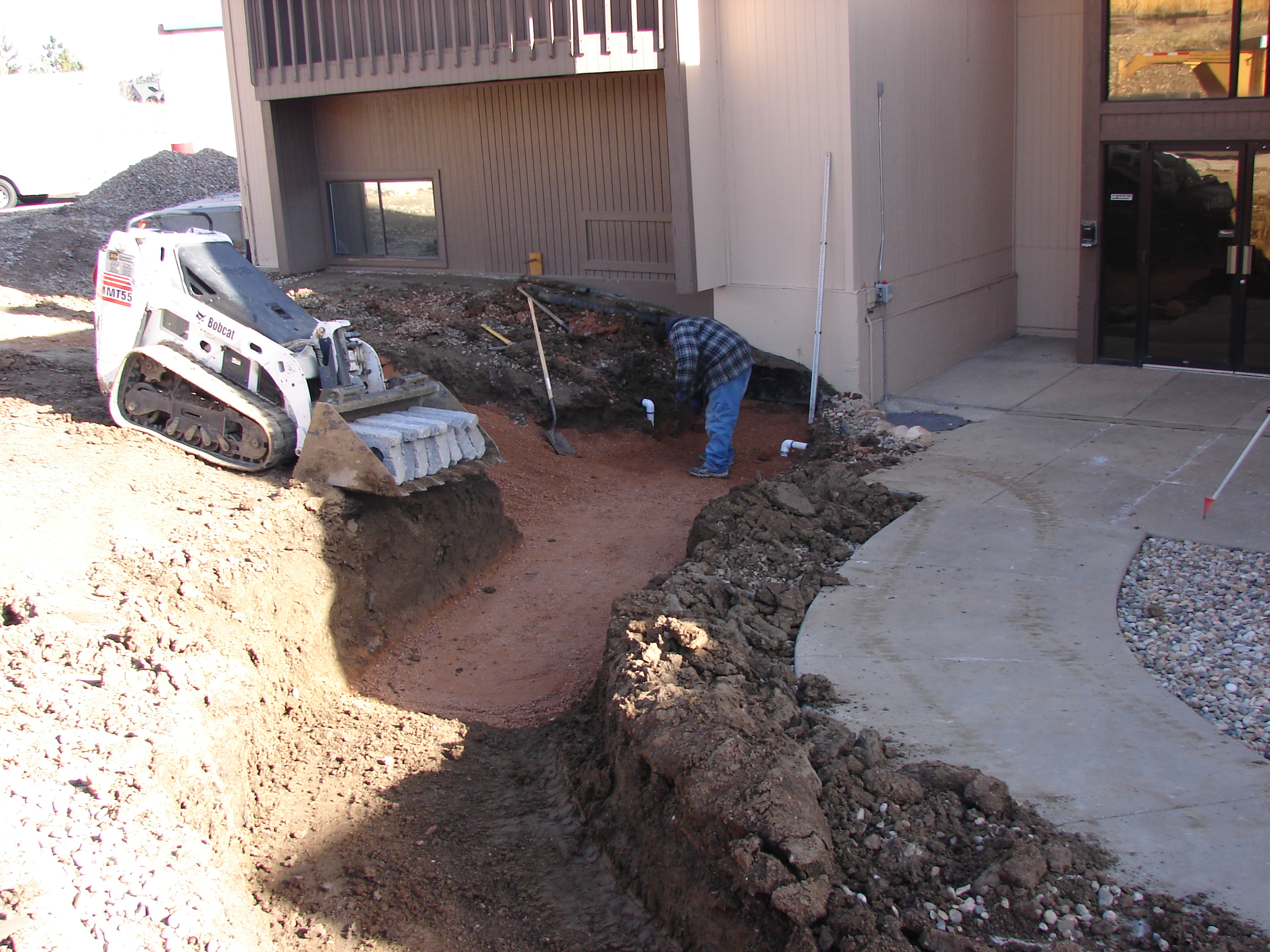 DSC01718 retaining wall landscape